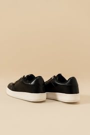 Black Sneakers with chain detail