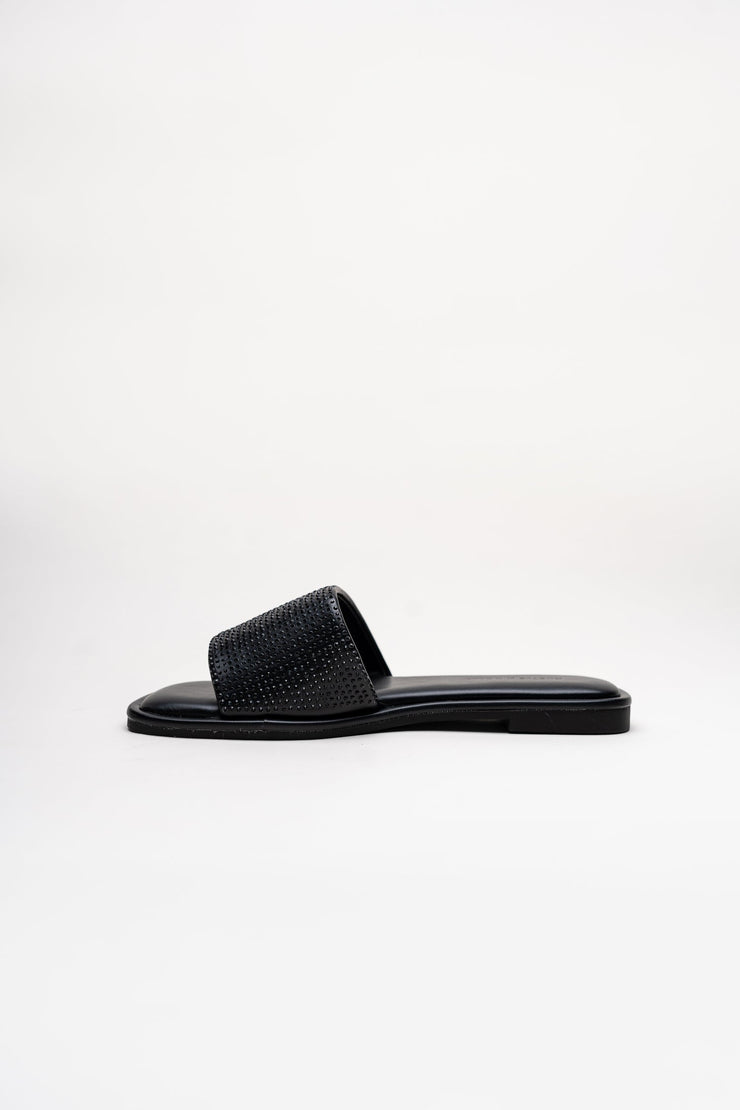 Classic Black Flat