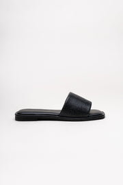 Classic Black Flat