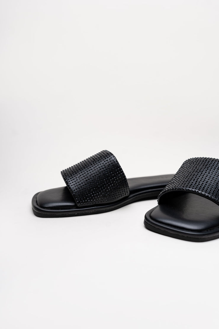 Classic Black Flat