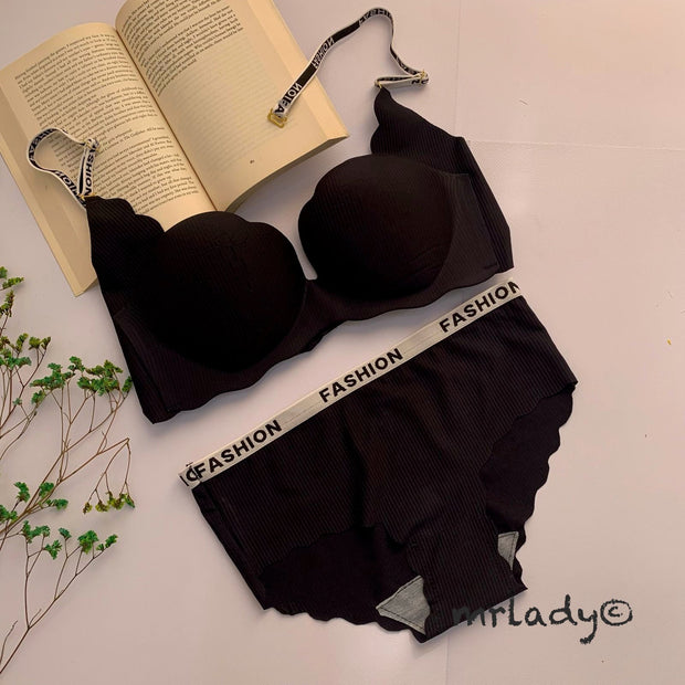 FLARE FASHION LIGHT PUSH UP BRA SET